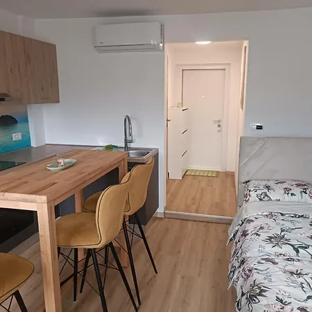 Coco Apartment *